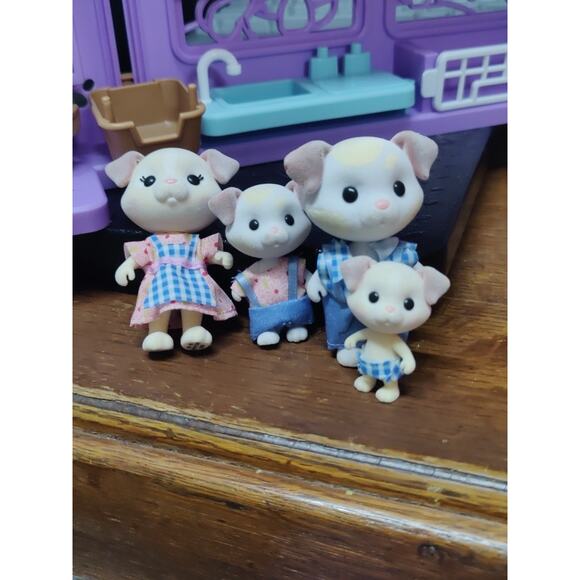 Plastic Pet Groomer carrying case with Honey Bee Acres The Barksters Dog Family - Picture 3 of 3